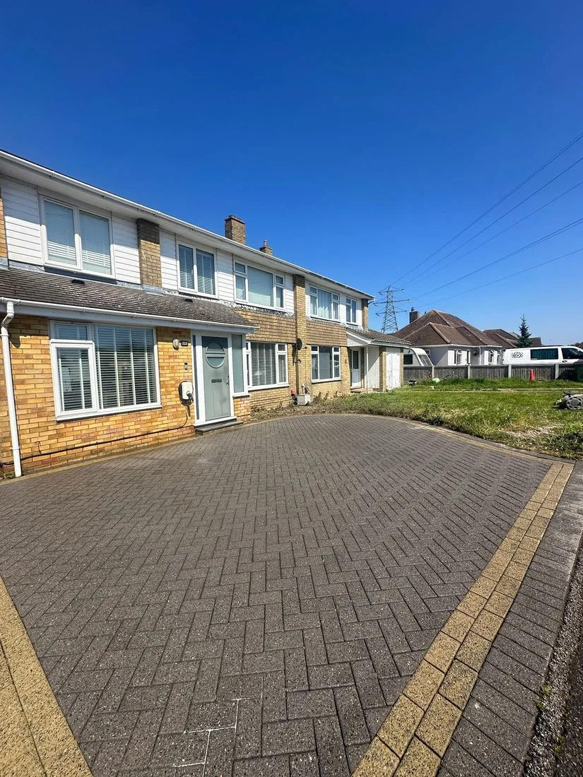 Block paving driveway brought back to life